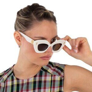 NEW LOEWE SUNGLASSES WOMEN CAT EYE IVORY EYEWEAR LOEWE LW40127I 25E